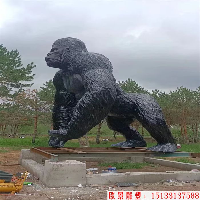 玻璃钢大型金刚雕塑 (4)