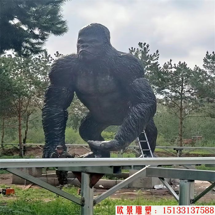 玻璃钢大型金刚雕塑 (7)